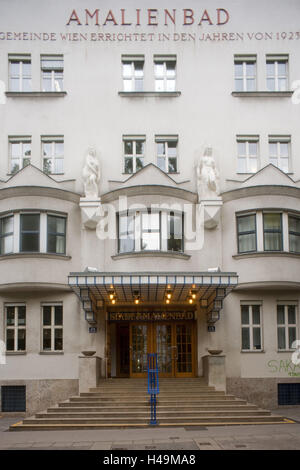 Österreich, Wien, Lieblingsraum Reumann, Amalienbad, Haupteingang, 1923 bis 1926 nach Plänen des Architekten Karl Schmalhofer und Otto Nadel gebaut, Stockfoto