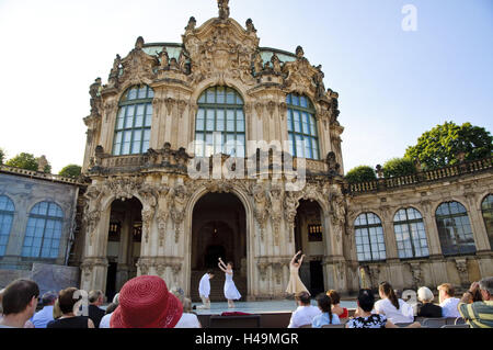 Dresdner Zwinger, Zwinger Konzerte, Ballett vor dem Wallpavillon, Dresden, Sachsen, Deutschland, Stockfoto