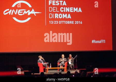 Rom, Italien. 13. Oktober 2016. Amerikanische Schauspieler Tom Hanks auf der 11. Filmfestival in Rom, während das Treffen mit dem Regisseur Antonio Monda und der Öffentlichkeit. Bildnachweis: Gennaro Leonardi/Alamy Live-Nachrichten Stockfoto