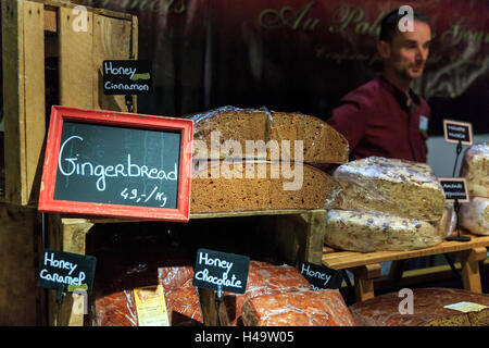 Kensington Olympia, London, 13. Oktober 2016. Lebkuchen auf dem Display. Die Schokolade-Show, das große Finale der Schokolade Woche öffnet in der Londoner Olympia mit einer VIP-Gala-Abend und Schokolade Modenschau vor begrüßen die Besucher vom 14.-16. Oktober. Bildnachweis: Imageplotter und Sport/Alamy Live Nachrichten Stockfoto