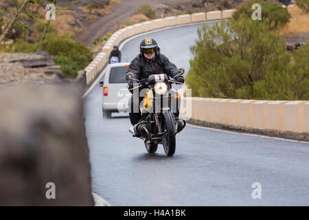 Klassische und moderne Motorräder während der ersten Tage route von Santiago del Teide über Masca und zurück.  Queens Kavalkade e Stockfoto