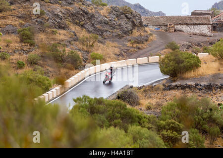 Klassische und moderne Motorräder während der ersten Tage route von Santiago del Teide über Masca und zurück.  Queens Kavalkade e Stockfoto