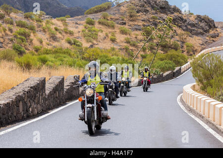 Klassische und moderne Motorräder während der ersten Tage route von Santiago del Teide über Masca und zurück.  Queens Kavalkade e Stockfoto