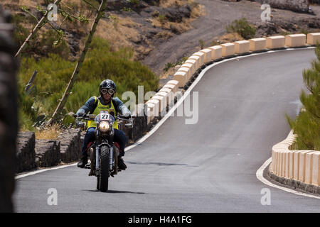 Klassische und moderne Motorräder während der ersten Tage route von Santiago del Teide über Masca und zurück.  Queens Kavalkade e Stockfoto