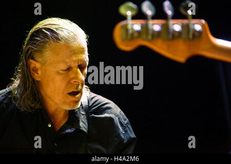 London, UK. 14. Oktober 2016. Michael Gira von Schwänen, die live auf der Bühne in Islington Assembly Hall in London. Bildnachweis: Roger Garfield/Alamy Live-Nachrichten Stockfoto