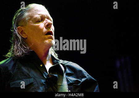 London, UK. 14. Oktober 2016. Michael Gira von Schwänen, die live auf der Bühne in Islington Assembly Hall in London. Bildnachweis: Roger Garfield/Alamy Live-Nachrichten Stockfoto