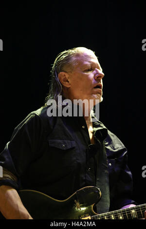 London, UK. 14. Oktober 2016. Michael Gira von Schwänen, die live auf der Bühne in Islington Assembly Hall in London. Bildnachweis: Roger Garfield/Alamy Live-Nachrichten Stockfoto