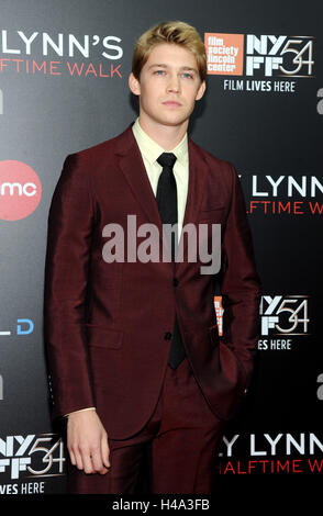 New York, NY, USA. 14. Oktober 2016. ActorJoe Alwyn besucht das 54. New York Filmfestival "Billy Lynn lange Halbzeit Walk" screening bei AMC Lincoln Square Theater am 14. Oktober 2016 in New York City. Bildnachweis: John Palmer/Media Punch/Alamy Live-Nachrichten Stockfoto