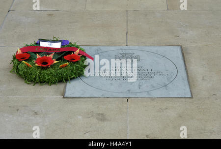 Manchester UK 14. Oktober 2016 der Herzog und die Herzogin von Cambridge am Ehrenmal enthüllt Steinen das Victoria-Kreuz Gedenk Pflaster der sechs Empfänger aus Manchester. Leutnant Graham Vall wanderte nach Kanada und die kanadische Miliz im Jahr 1914 trat. Im Jahre 1919 er kehrte nach Großbritannien zurück und trat in die britische Armee, stieg zu Oberst. Bildnachweis: John Fryer/Alamy Live-Nachrichten Stockfoto