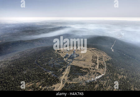 Deutschland, Sachsen-Anhalt, Granulat, Holz, Türme, Luftbild, niedrige Bergkette, Harz, Gipfel, Mast, Bäume, Kleinzeit Flugbahn, Berge, senden Turm, Stockfoto