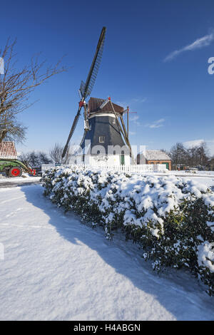 Winter-tuning, Werdumer Mühle in Werdum, Niedersachsen, Ostfriesland, Harlingerland, Stockfoto