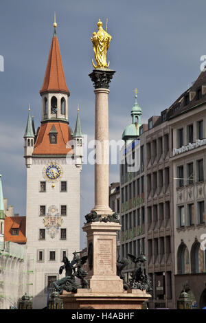 Statue der Jungfrau Maria und altes Rathaus, München, Deutschland, Europa, Stockfoto