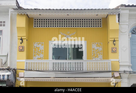 Restauriertes Gebäude in Thalang Road in alte Stadt Phuket, Thailand Stockfoto