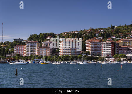 Slowenien, slowenische Riviera Portoroz, Uferpromenade mit Hotellinie, Stockfoto