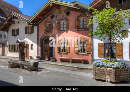 Mittenwald Dorf, Ballenhausgasse Straße, Geigenbau-Museum, summer, Bayern, Oberbayern, Deutschland Stockfoto