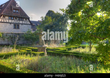 Klostergarten in Rothenburg Ob der Tauber, Franken, Bayern, Deutschland, Europa Stockfoto
