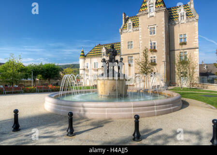 Meursault, Rathaus und Brunnen, Weinstraße, Route des Grands Crus, Côte de Beaune, Burgund, Frankreich, Europa Stockfoto