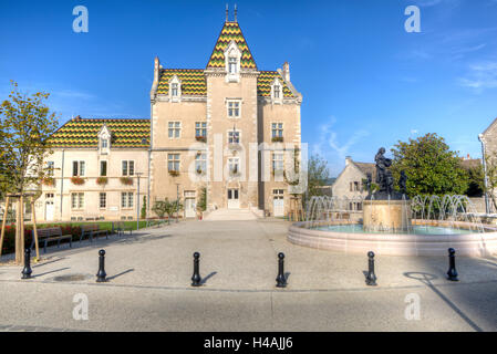 Meursault, Rathaus und Brunnen, Weinstraße, Route des Grands Crus, Côte de Beaune, Burgund, Frankreich, Europa Stockfoto