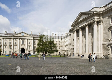 Irland, Dublin, Trinity College, Innenhof, Regent House, Kapelle, 1798, Studenten, Stockfoto