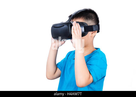 Asiatische chinesische kleiner Junge mit Virtual-Reality-Brille Stockfoto