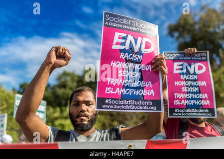 San Francisco, Vereinigte Staaten von Amerika. 9. Oktober 2016. Grüne Partei Demonstranten außerhalb der Debatte-Arena an der University of Washington in St. Louis. © Michael Nigro/Pacific Press/Alamy Live-Nachrichten Stockfoto