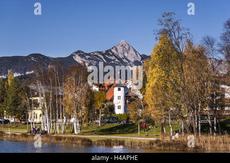 Österreich, Tirol, Meer Felder Col, Meer Bereich Wild Seepromenade im Herbst gegen große Ahrnspitze, Stockfoto