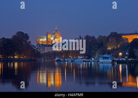 Frankreich, Lothringen, Metz, Kathedrale, die Mosel, Hafen, Ausflug am Abend Boote, Stockfoto