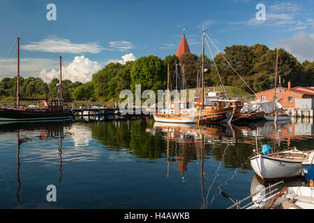 Deutschland, Mecklenburg-Vorpommern, Insel Pöhl, Hafen von Kirchdorf Stockfoto