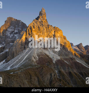 Cimon della Pala (3184m), Cima della Vezzana (3192m), Passo Rolle, Trentino - Alto Adige, Dolomiten, Italien Stockfoto