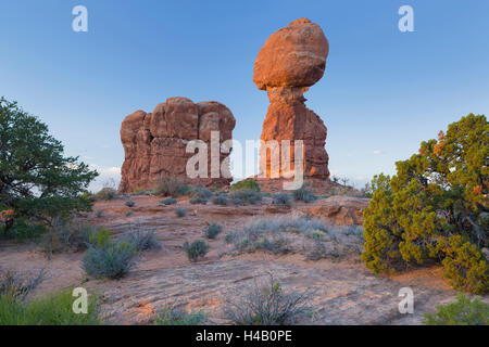 Ausgewogene Rock, Elephant Butte, Arches-Nationalpark, Moab, Utah, USA Stockfoto