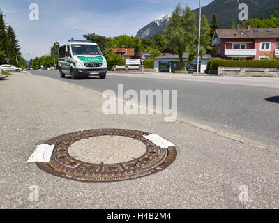 Kanaldeckel versiegelt, geschweißt Stockfoto