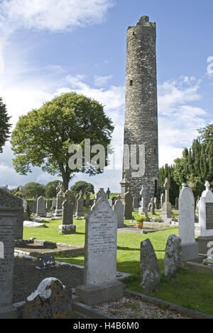 Leinster, Irland Louth, Monasterboice, Kreuzgang Anlage, 5. Jhdt., Friedhof, runder Turm, Stockfoto