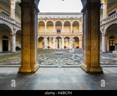 Innenhof der Universität, Universita Degli Studi Di Catania, Piazza Universita, Provinz von Catania, Provinz von Catania Stockfoto