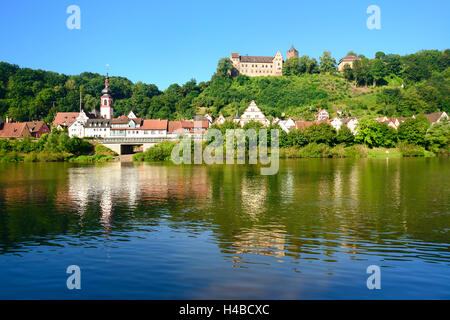 Deutschland, Bayern, Unterfranken, Rothenfels, Blick über den Main auf Stadt und Burg Stockfoto