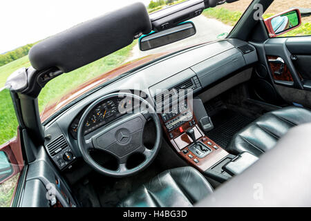 Breuberg, Hessen, Deutschland, Mercedes-Benz SL 500 Cabrio, Baujahr 1992, Typ R 129, 4973 Kubikzentimeter, 327 HP Stockfoto