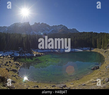 Italien, Südtirol, Dolomiten, Karerpass, Karersee, Sonne, Gegenlicht, Stockfoto