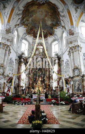 Deutschland, Bayern, Oberfranken, Bad Staffelstein, Wallfahrtsbasilika Vierzehnheiligen (Wallfahrt Basilika Vierzehnheiligen), dekoriert, Ostern, innen, Stockfoto