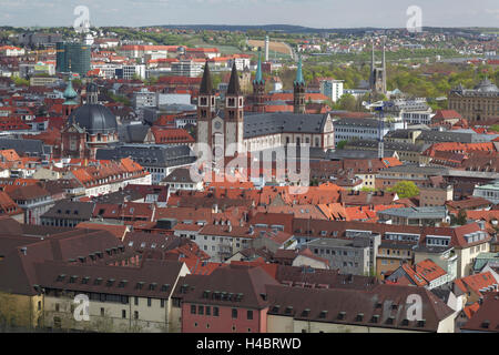 Sehen Sie auf der historischen alten Stadt Würzburg, wie gesehen von der Festung Marienberg, untere Franken, Bayern, Deutschland Stockfoto