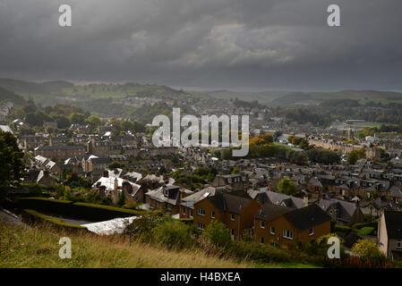 Stürmischer Himmel über Hawick in den Scottish Borders Stockfoto