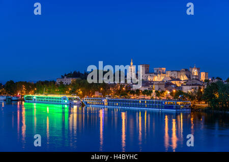 Frankreich, Provence, Vaucluse, Avignon, Rhône-Ufer, Altstadt, Rocher des Doms, Papstpalast, Blick von der Pont de l ' Europe Stockfoto