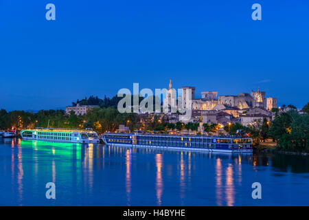 Frankreich, Provence, Vaucluse, Avignon, Rhône-Ufer, Altstadt, Rocher des Doms, Papstpalast, Blick von der Pont de l ' Europe Stockfoto