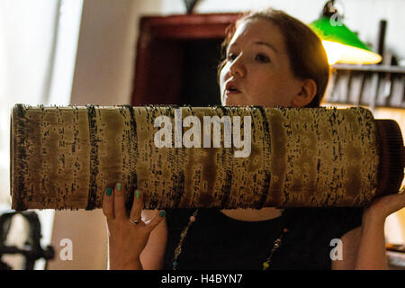 Piano roll, Tracker Bar, Siegfrieds mechanischen Musical Instrument Museum, Rüdesheim, Rheinschlucht, Deutschland, Europa Stockfoto