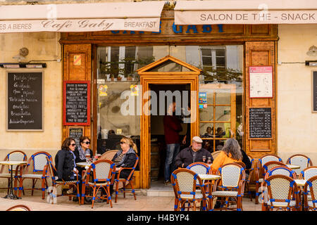 Frankreich, Provence, Vaucluse, Lourmarin, Altstadt, bistro Stockfoto