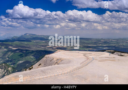 Frankreich, Provence, Vaucluse, MalaucÞne, Mont Ventoux, Blick nach Osten auf dem Col des TempÛtes Stockfoto