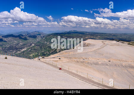 Frankreich, Provence, Vaucluse, MalaucÞne, Mont Ventoux, Blick nach Osten auf dem Col des TempÛtes Stockfoto