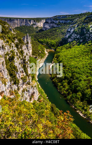 Frankreich, Rhône-Alpes, ArdÞche, Vallon-Pont-d ' Arc, Gorges de l'ArdÞche, BelvédÞre De La Cathédrale Stockfoto