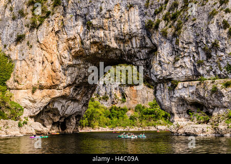 Frankreich, Rhône-Alpes, ArdÞche, Vallon-Pont-d ' Arc, Gorges de l'ArdÞche, Pont d ' Arc Stockfoto