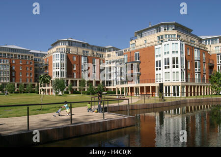 Die Luxus-Wohnanlage am 552 Kings Road, Chelsea, London. Eine Mischung aus Neubauten und renovierten denkmalgeschützten Gebäuden. Stockfoto