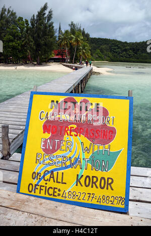 Carp Island Resort zu signieren, Carp Island, Republik von Palau, Mikronesien, Pazifik Stockfoto