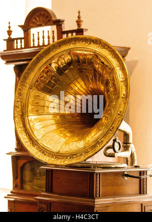 Altes Grammophon, Siegfrieds mechanischen Musical Instrument Museum, Rüdesheim, Rheinschlucht, Deutschland, Europa Stockfoto